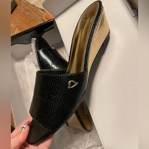 Thalia Sodi wedge mule